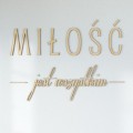 milosc-jest-wszystkim-napisy-na-sciane-3dekoracje.jpg