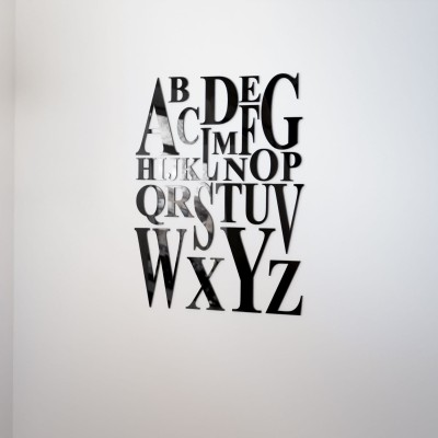 Alfabet kompozycja liter na ścianę