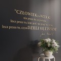 002-drewniany-napis-na-sciane-czlowiek-jest-wielki-jan-pawel-2.jpg