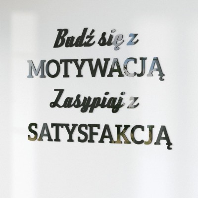 Napisy na ścianę Budź się z motywacją