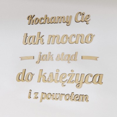 Napisy na ścianę Kochamy Cię jak do księżyca i z powrotem