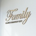 family-is-lifes-greatest-gift-napisy-drewniane-na-sciane-3d.jpg
