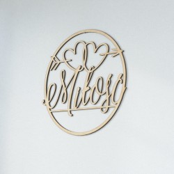 Napis Miłość i dwa serca wycięte w kole