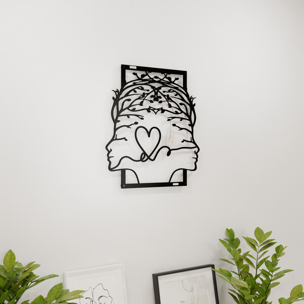 3000934 pięknie wycięte laserem Panel ażurowy 3d głowy i serce  na białej ścianie z czarnej płyty