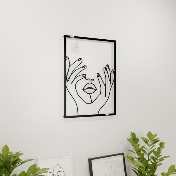 3001020 pięknie wycięte laserem Panel dekoracyjny dłonie kobiety  na białej ścianie z czarnej płyty