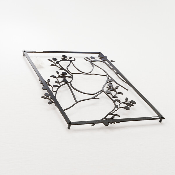 3001041 pięknie wycięte laserem Panel dekoracyjny kobieta w kwiatach  z czarnej płyty