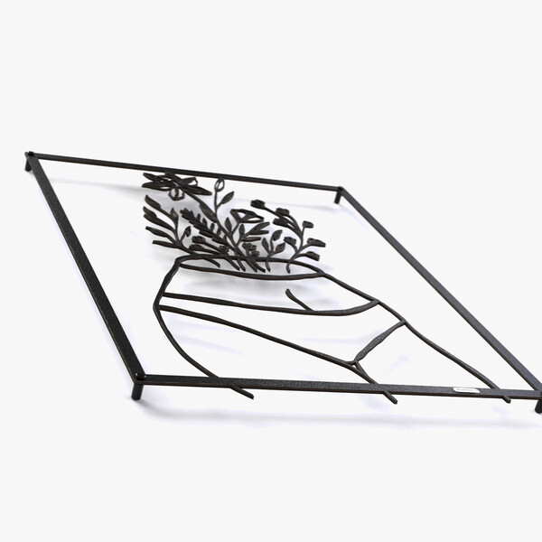 Panel dekoracyjny kobieta w kwiatach 3001043 z czarnej matowej płyty