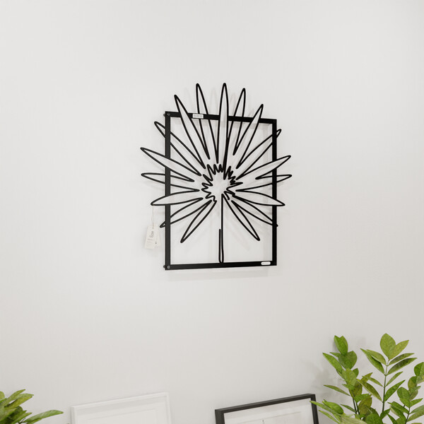 3001104 pięknie wycięte laserem Panel dekoracyjny kwiat  na białej ścianie z czarnej płyty