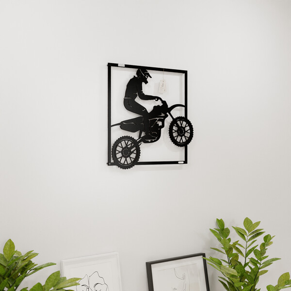 3001153 pięknie wycięte laserem Panel dekoracyjny motocykl  na białej ścianie z czarnej płyty