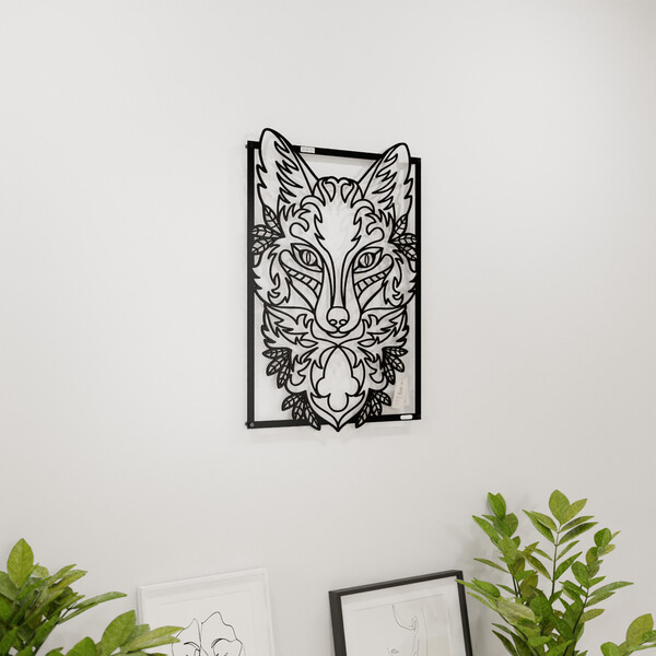 3001154 pięknie wycięte laserem Panel ażurowy lis  na białej ścianie z czarnej płyty