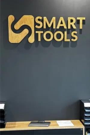SMART TOOLS - duże drewniane litery ze sklejki